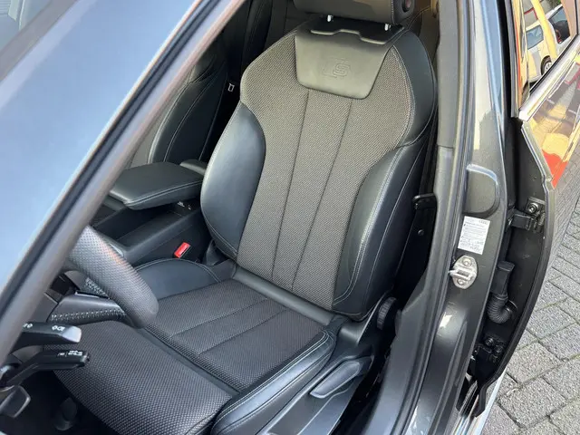 Audi A4 Avant 35 TFSI Sport S line edition 2019 Benzine 13