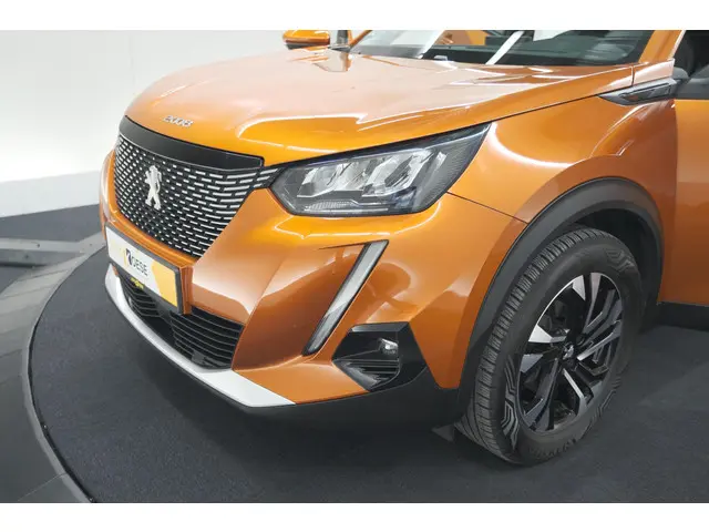 Peugeot 2008 PureTech 130 EAT8 Allure 2021 Benzine 14