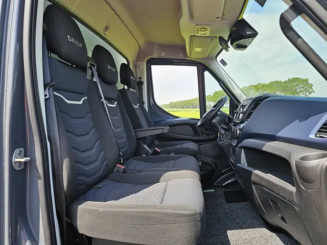 Iveco Daily 35C18 2023 Diesel 7
