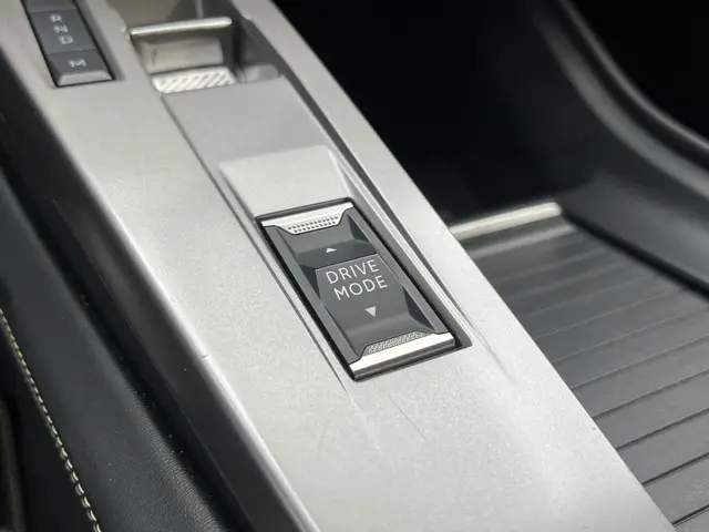 Peugeot 408 Hybrid 136 e-DCS6 GT 2024 Hybride Benzine 19