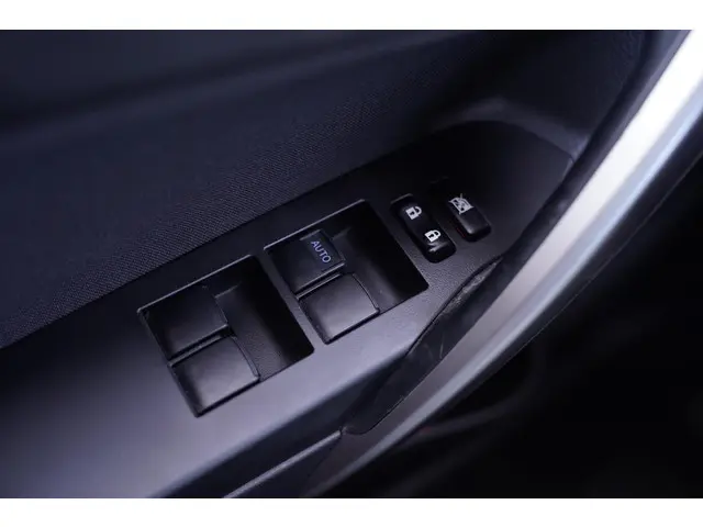 Toyota Auris 1.6 First Edition 2015 Benzine 32