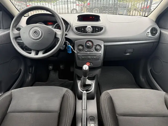 Renault Clio 1.2 Collection 2013 Benzine 9