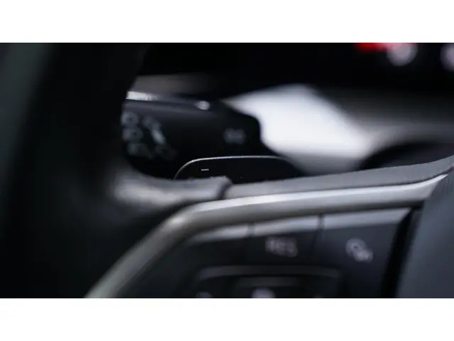 Volkswagen Golf 1.5 eTSI Life Business 2023 Benzine 23