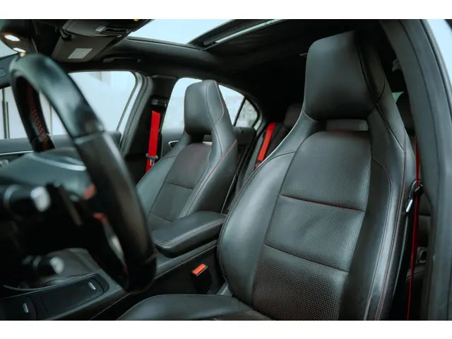 Mercedes-Benz A-Klasse 250 Sport 2012 Benzine 10