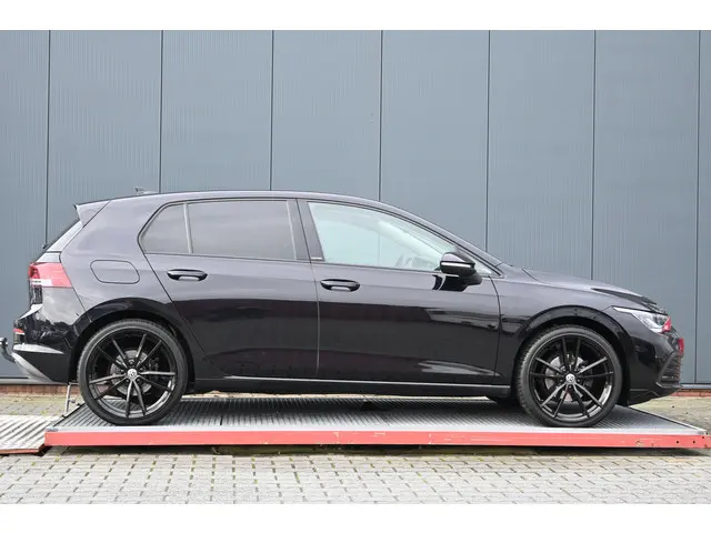 Volkswagen Golf 1.5 TSI 2021 Benzine 2