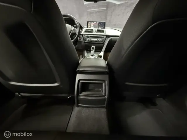 BMW 3 Serie 320i Upgrade Edition 2012 Benzine 16