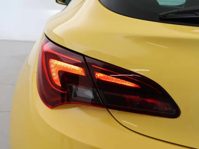 Opel Astra GTC 1.4 TURBO 140 PK SPORT 2013 Benzine 12