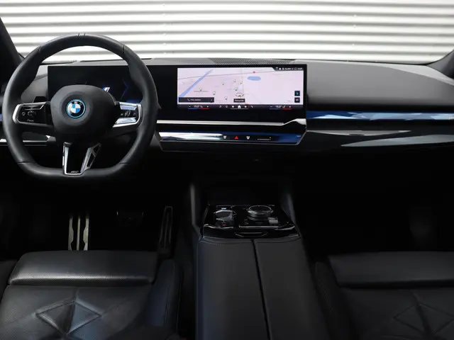 BMW i5 Sedan eDrive40 2024 Elektrisch 11
