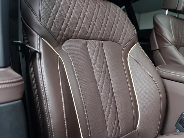 BMW 7 Serie Sedan 745e 2021 Hybride Benzine 12