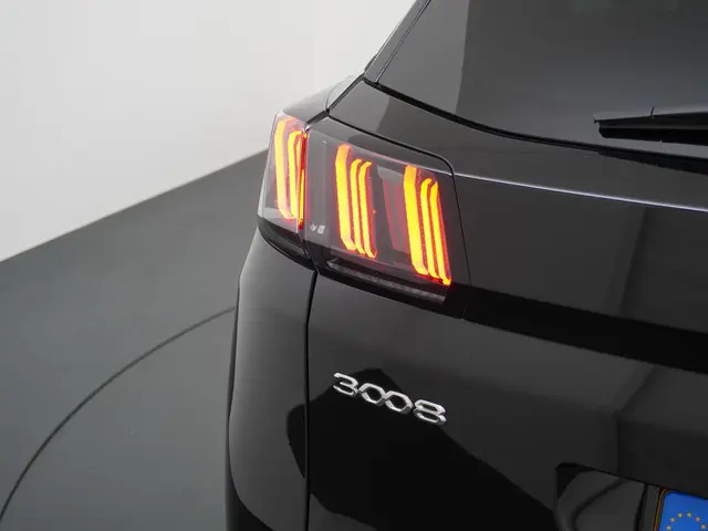 Peugeot 3008 1.6 HYbrid 225 Allure 2022 Hybride Benzine 9