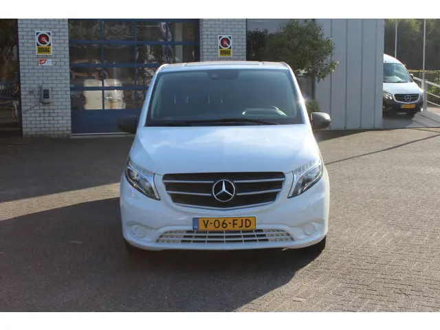 Mercedes-Benz Vito 2