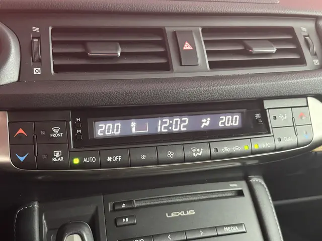 Lexus CT 200h Sport Edition 2016 Hybride Benzine 40