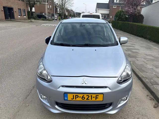 Mitsubishi Space Star 2