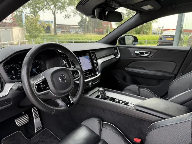 Volvo S60 2.0 B3 Aut. 163pk MHEV R-Design 2021 Benzine 10