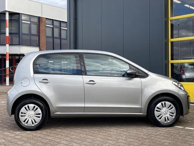 Volkswagen up! 1.0 BMT move up! 2020 Benzine 5