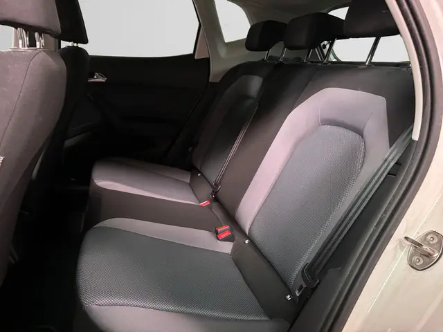 SEAT Arona 1.0 TSI Style Business Intense 2019 Benzine 16