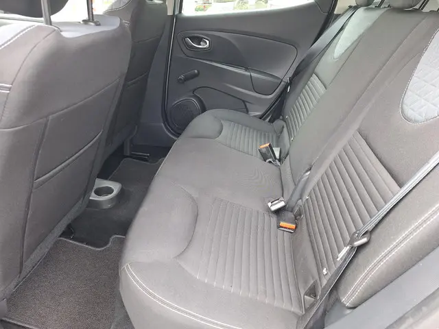 Renault Clio 1.2 Dynamique Automaat 2015 Benzine 24