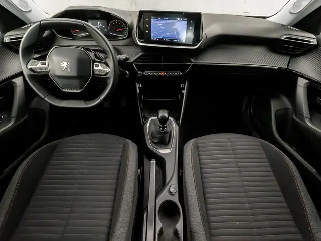 Peugeot 2008 1.2 PureTech Sport 2021 Benzine 6
