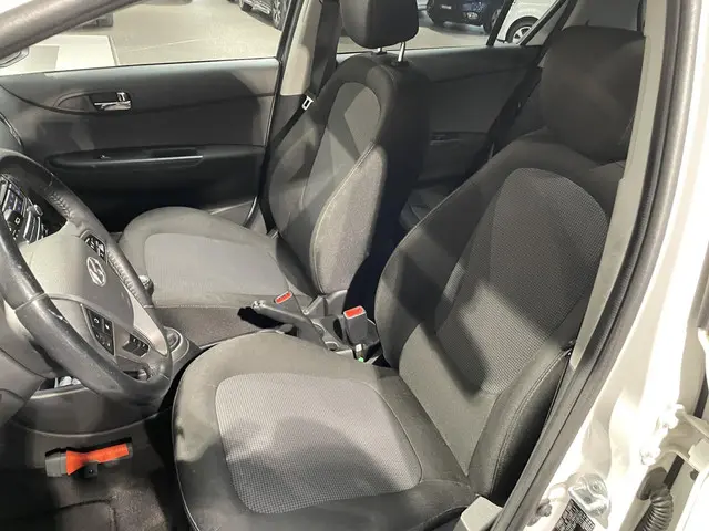 Hyundai i20 1.2i Go! 2015 Benzine 6