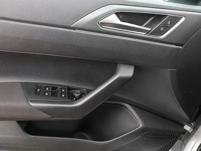 Volkswagen Taigo 1.0 TSI 115pk DSG R-Line 2024 Benzine 14