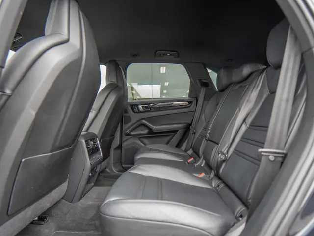 Porsche Cayenne 3.0 E-Hybrid 2021 Hybride Benzine 24