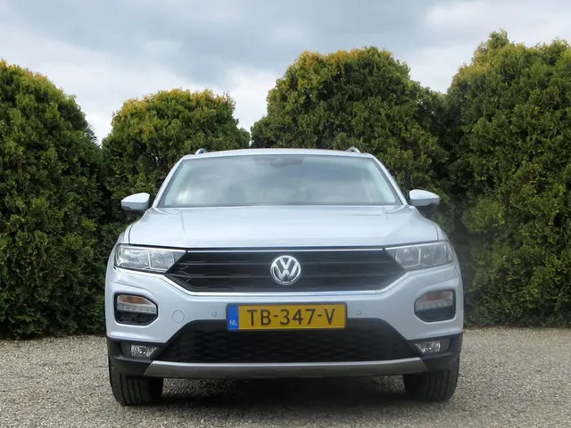 Volkswagen T-Roc 1.0 TSI Style *Navi*ECC* 2018 Benzine 9