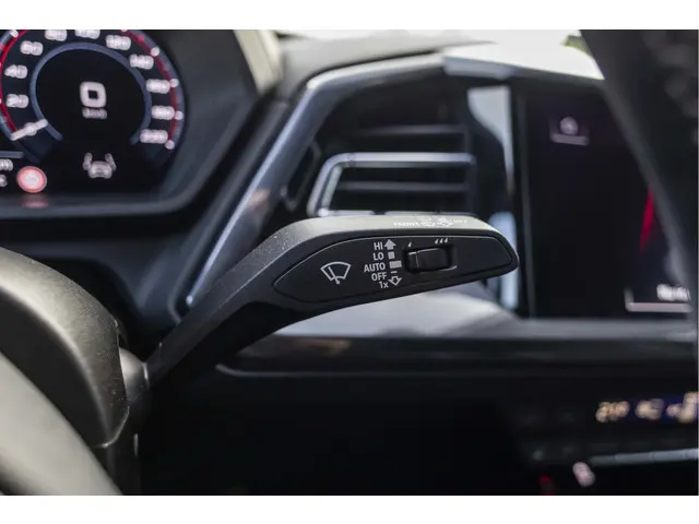 Audi Q4 e-tron 35 S edition 55 kWh 2022 Elektrisch 38