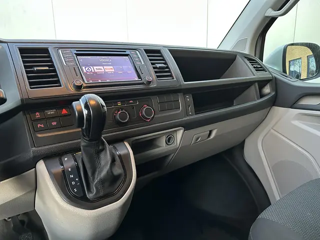 Volkswagen Transporter 2.0 TDI Highline 2019 Diesel 12