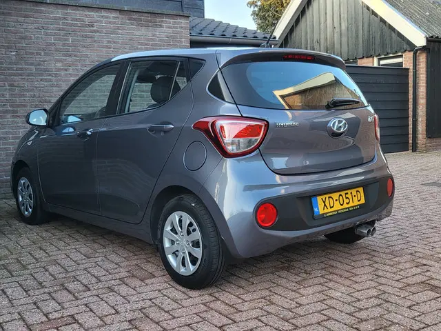Hyundai i10 3
