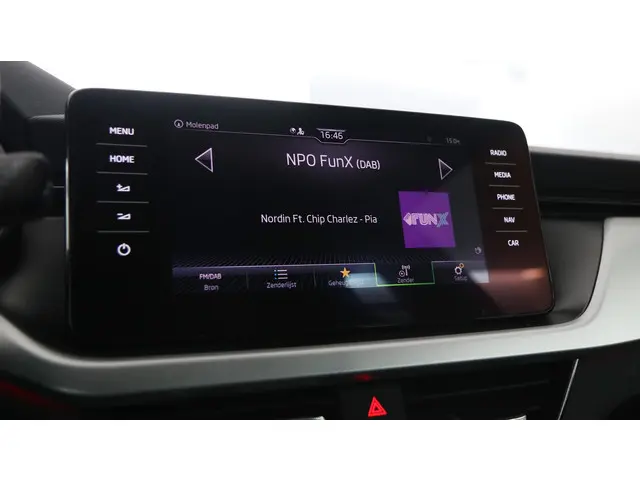 Škoda Kamiq 1.0 TSI 115pk Sport Business 2021 Benzine 28