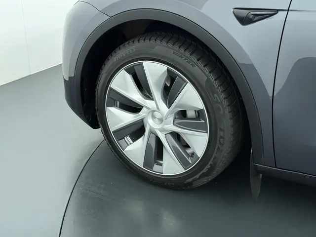 Tesla Model Y RWD 58 kWh 2023 Elektrisch 13