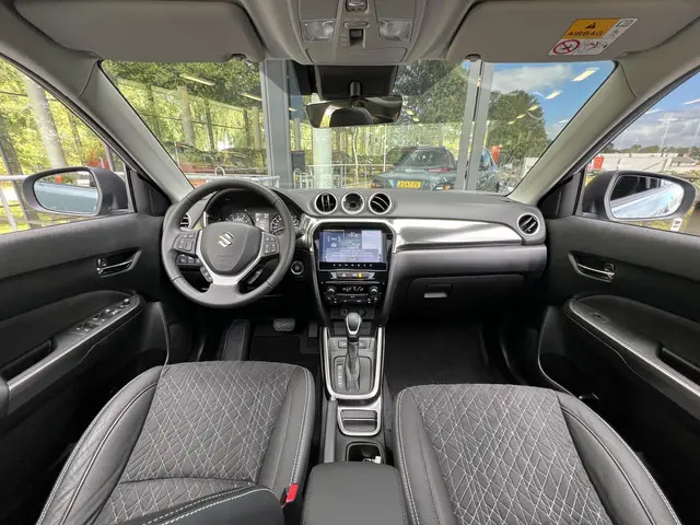 Suzuki Vitara 1.5 Hybrid Style 2025 Hybride Benzine 3