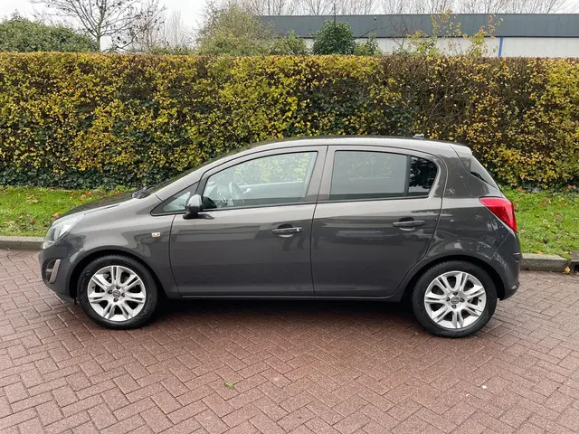 Opel Corsa 1.4-16V BlitZ 2014 Benzine 6