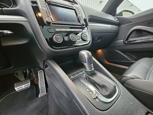 Volkswagen Scirocco 2.0 TDI Aut/Kantldak/Xenon 2016 Diesel 23