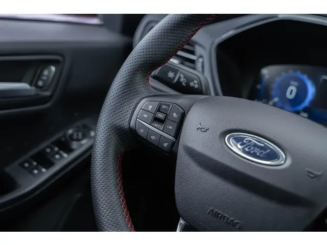 Ford Kuga 2.5 PHEV ST-Line X 2021 Hybride Benzine 28
