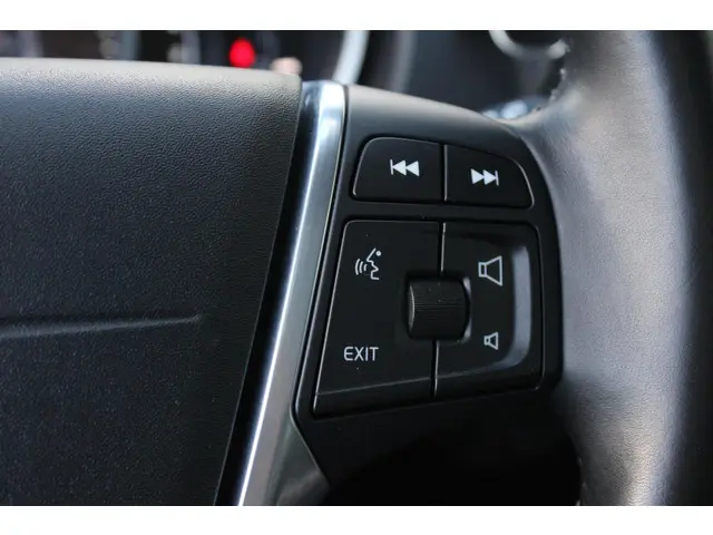Volvo V40 1.6 T2 Momentum | Panoramadak 2014 Benzine 25