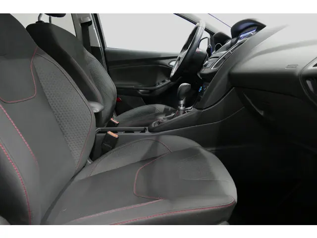 Ford Focus 1.5 Red Edition 2016 Benzine 28
