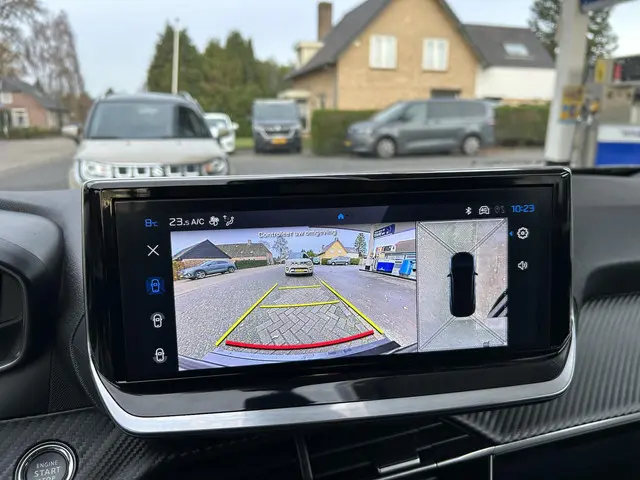 Peugeot 2008 1.2 Hybrid 145 Allure 2025 Hybride Benzine 29