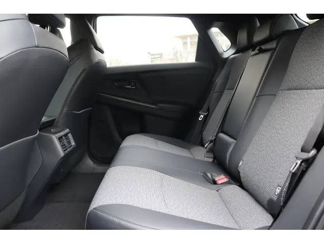 Toyota bZ4X Dynamic 73 kWh 2025 Elektrisch 31