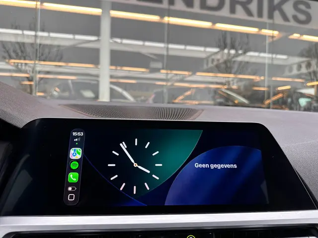 BMW 3 Serie 330e 2020 Hybride Benzine 15