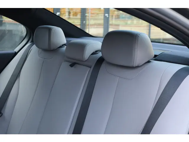 BMW 3 Serie 335i High Executive 2012 Benzine 10