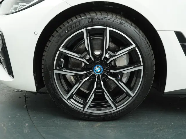 BMW i4 eDrive40 High Executive 84 kWh 2024 Elektrisch 28