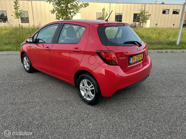 Toyota Yaris 1.0 VVT-i Aspiration 2015 Benzine 3