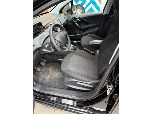 Peugeot 208 1.2 PureTech Blue Lion 2017 Benzine 6