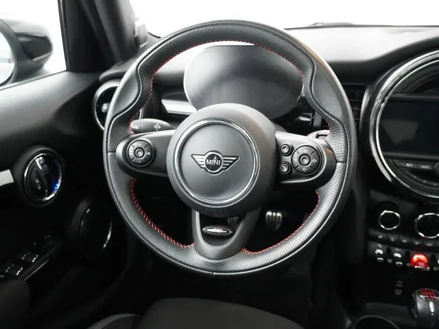 MINI 5-Deurs Cooper Dalston Edition 2021 Benzine 2