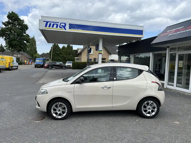 Lancia Ypsilon 0.9 TwinAir Opening Edition 2016 Benzine 5