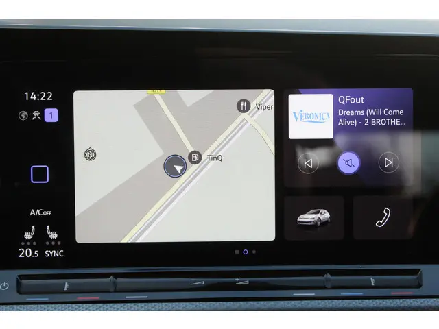 Volkswagen Golf 1.0 TSI Life Business 2022 Benzine 14