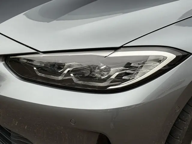 BMW 4 Serie Cabrio 420i High Executive 2021 Benzine 13