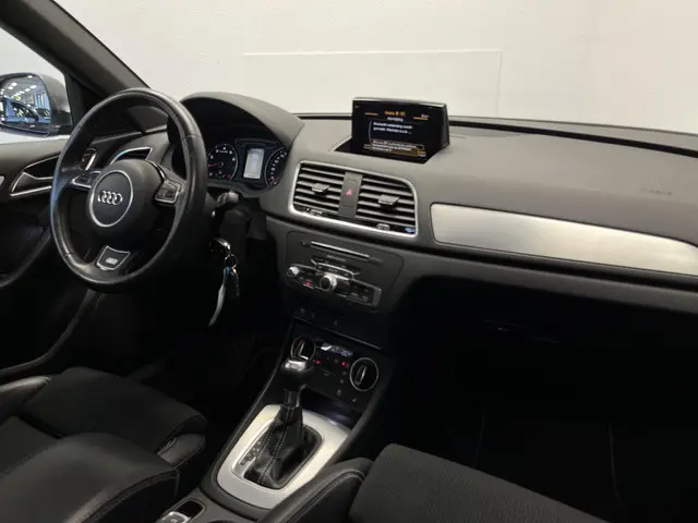 Audi Q3 1.4 TFSI CoD S-line 2018 Benzine 17