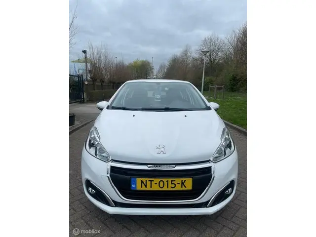 Peugeot 208 1.2 PureTech Blue Lion 2017 Benzine 2